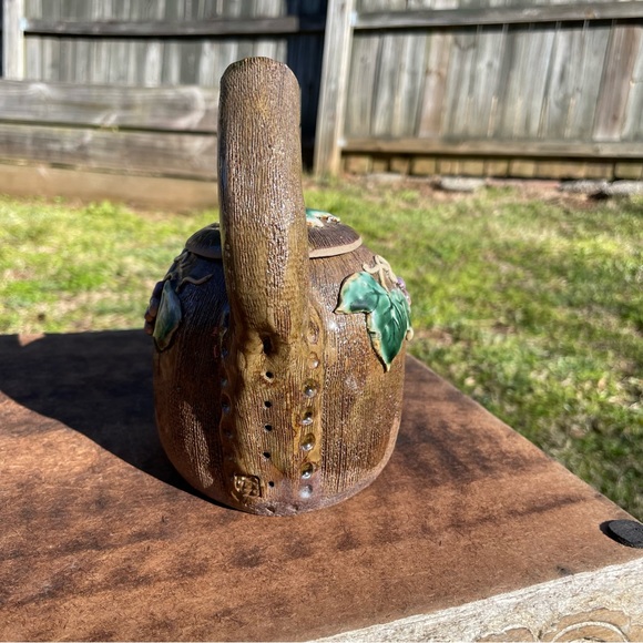One Of A Kind Asian TEA POT- Grapes on The Vine- Hand Crafted- SIGNED - Picture 6 of 8
